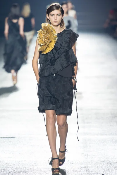 Look 47